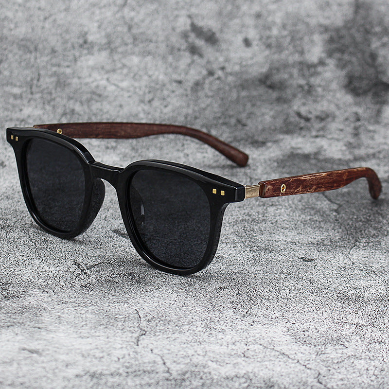 Retro Sonnenbrille aus Holz